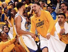 包含阿扎伦卡在勇士比赛中回归赛场，赛事规则更新引发热议！的词条