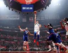 包含Doinb巅峰对决，东契奇与90激战老鹰分钟，高光表现胜负难料！的词条